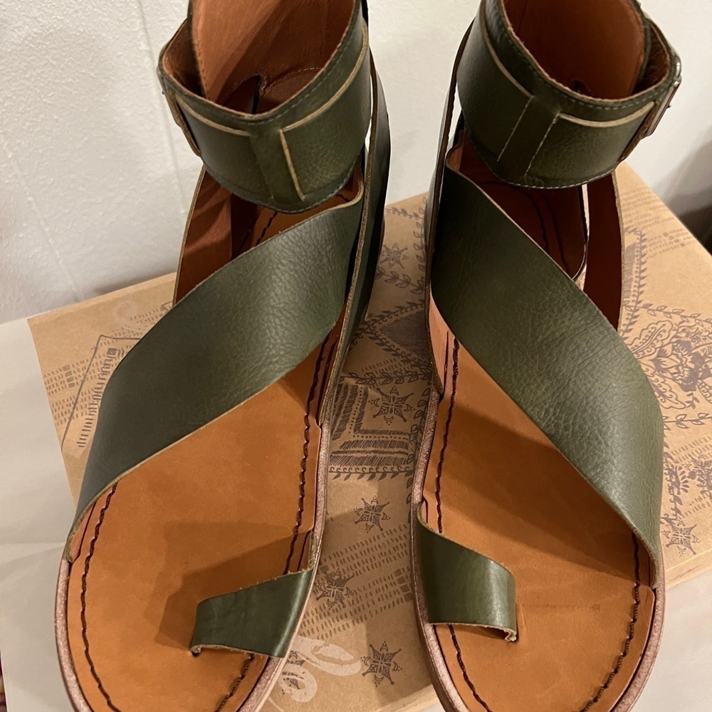 Free People Vale Boot sandals strapy soft designs With buckle closure on… - Picture 4 of 13